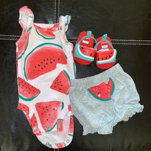 Newborn girl clothing